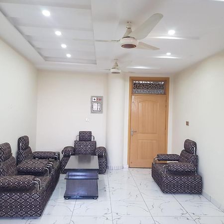 Hotel Executive One Multan Exterior foto