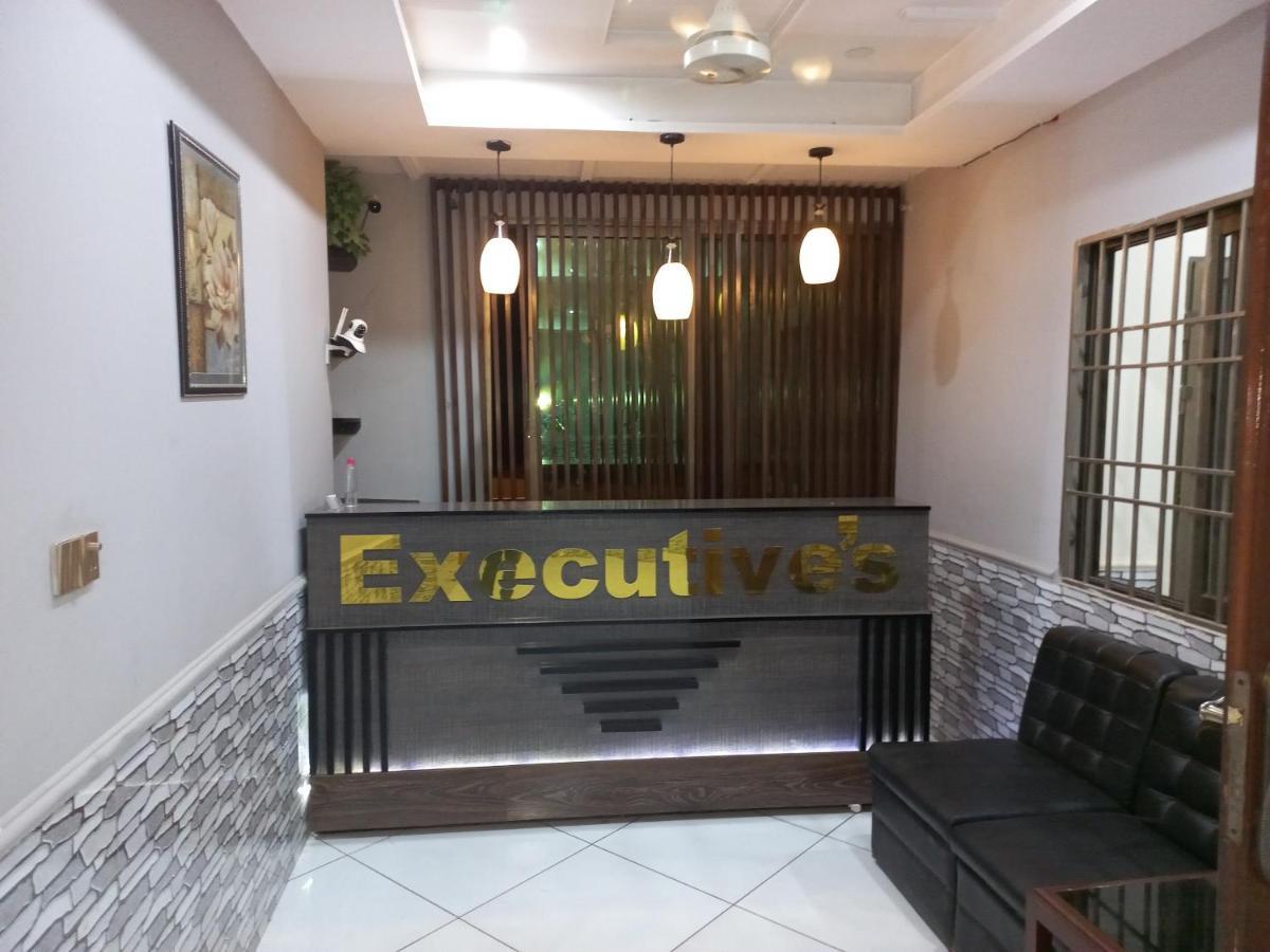 Hotel Executive One Multan Exterior foto